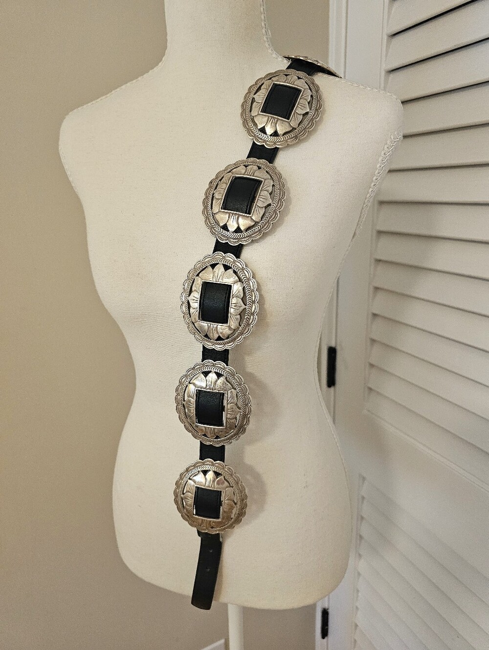 🌻 RARE VINTAGE BRIGHTON • 1993 • WESTERN BOHO CONCHO BELT 🌻MEDIUM